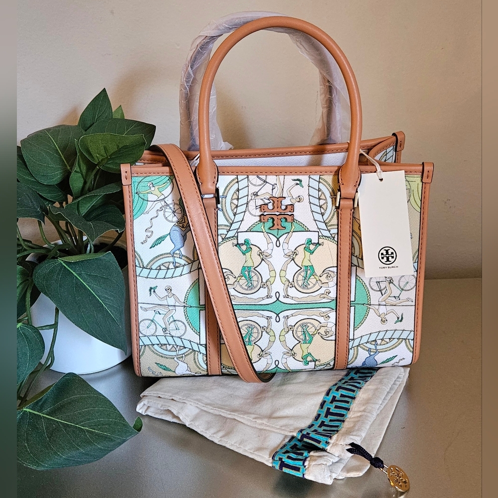 Tory Burch nwt Blake printed tote Crossbody bag with charm dust bag. Green tan
